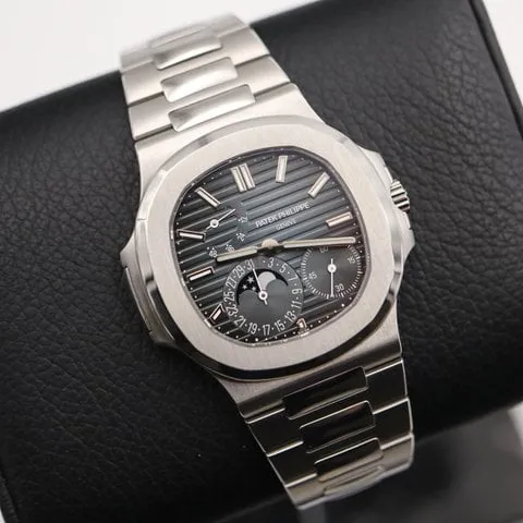 Patek Philippe Nautilus Moonphase 5712/1A-001 40mm Stainless steel Blue