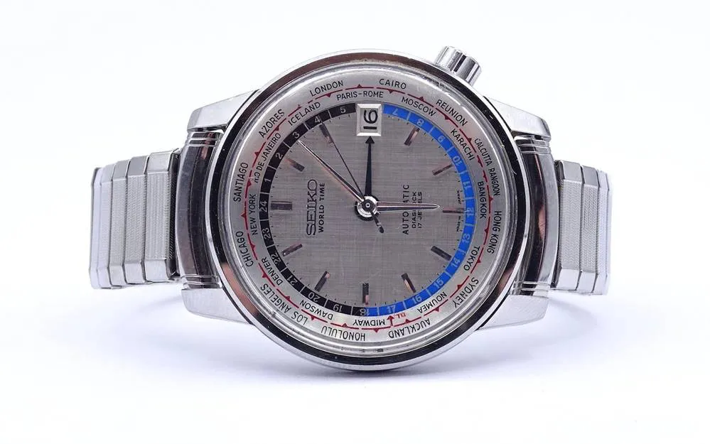 Seiko World Time 37mm Stainless steel Silver