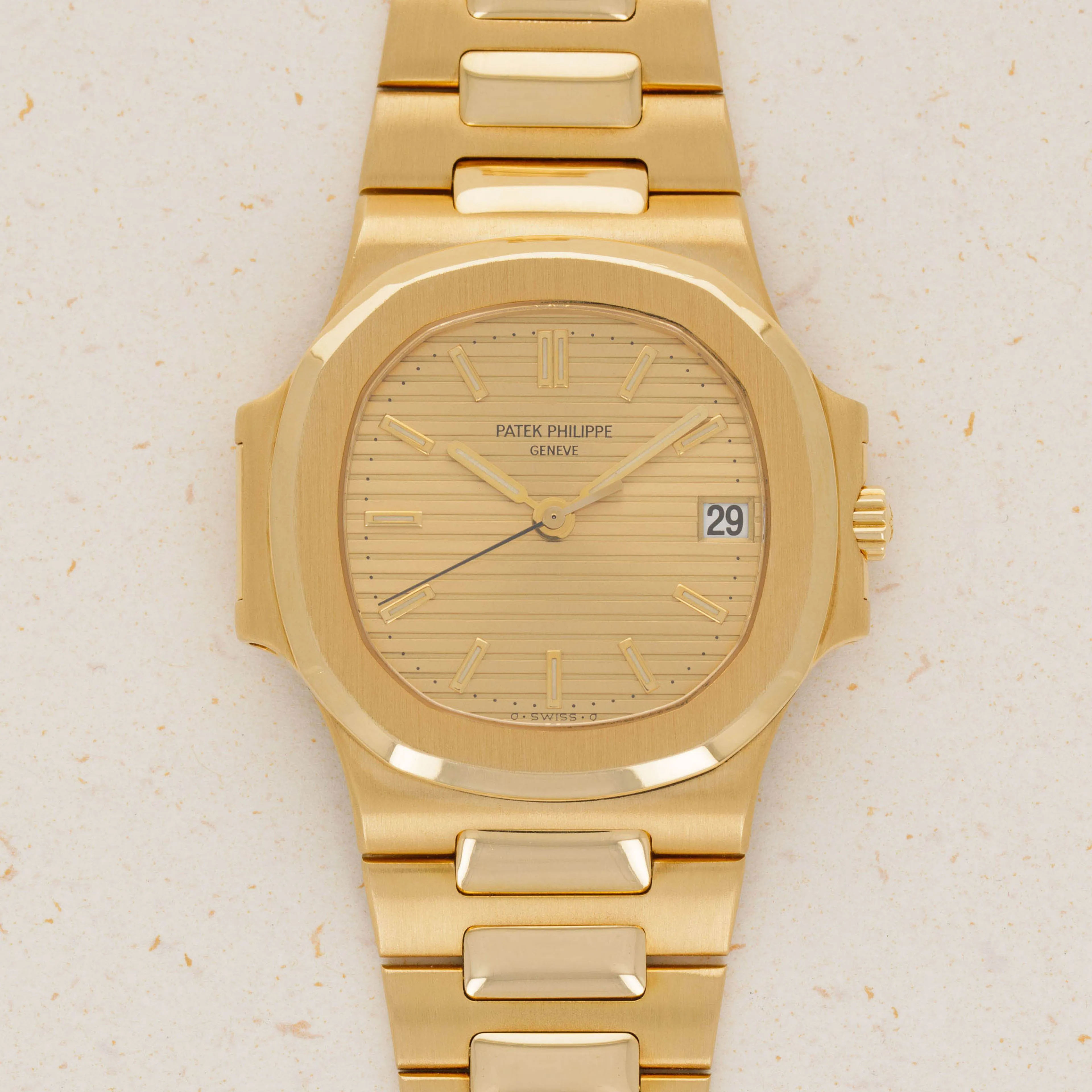 Patek Philippe Nautilus 3800J 37.5mm Yellow gold Champagne