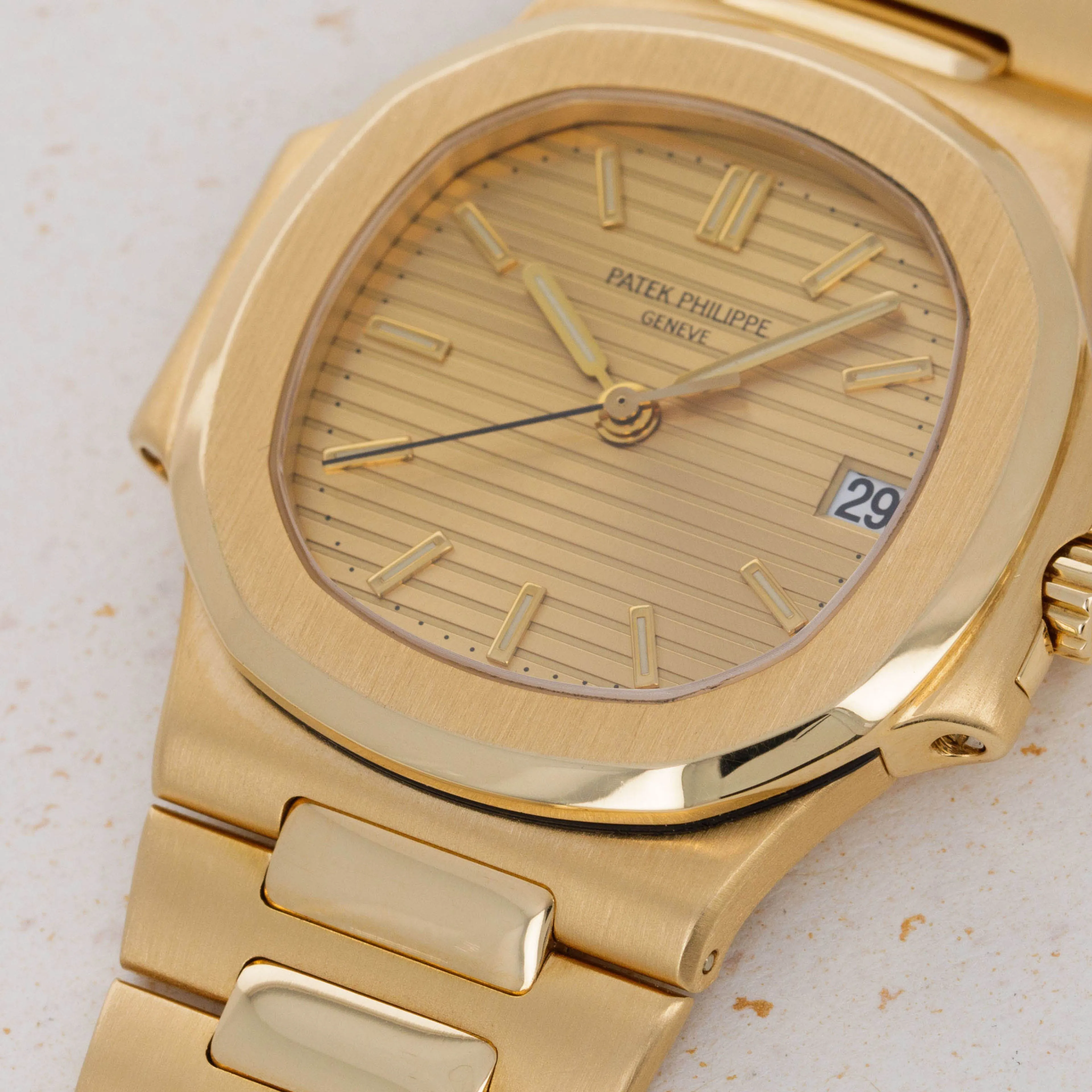 Patek Philippe Nautilus 3800J 37.5mm Yellow gold Champagne 2