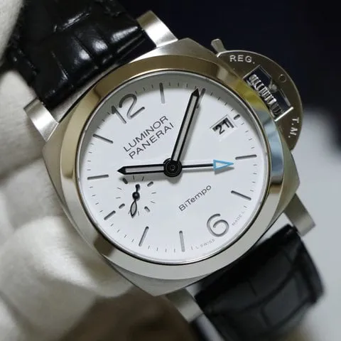 Panerai Luminor PAM01367 40mm Stainless steel White