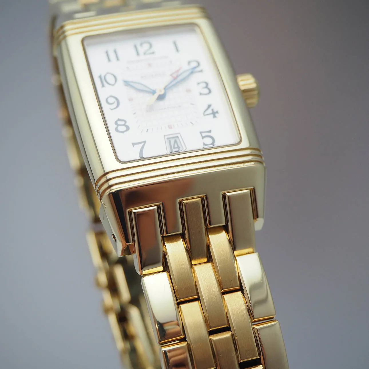 Jaeger-LeCoultre Reverso 290.1.60 26mm Yellow gold 11