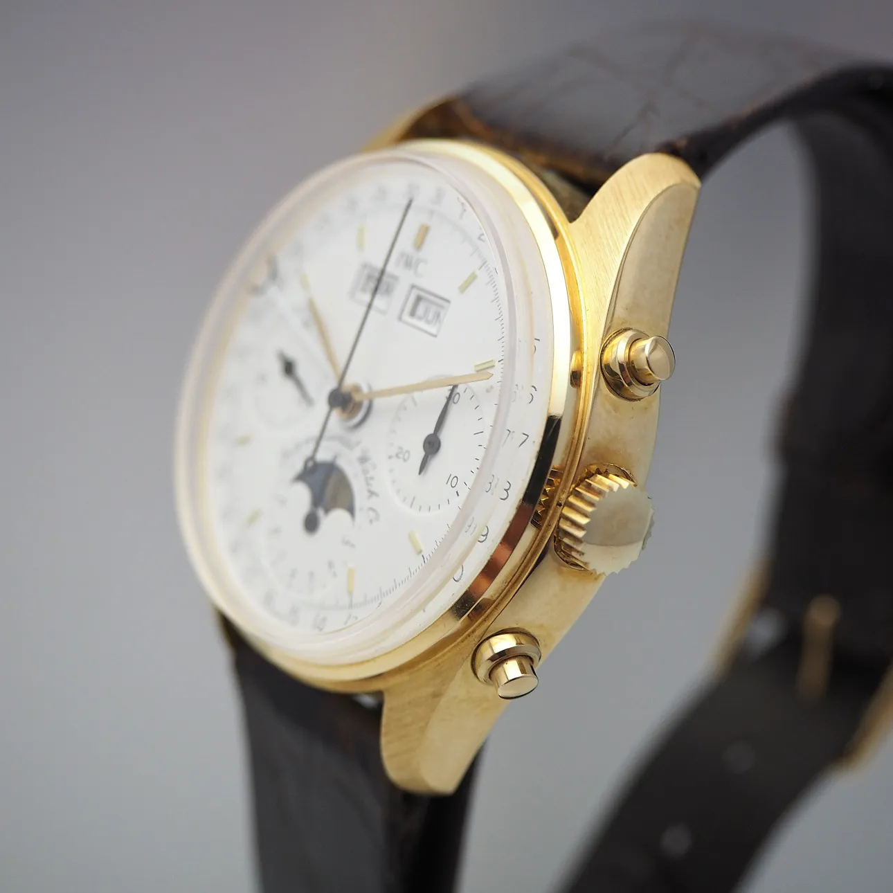 IWC Triple Calendar Moon 3710 36mm Yellow gold 1