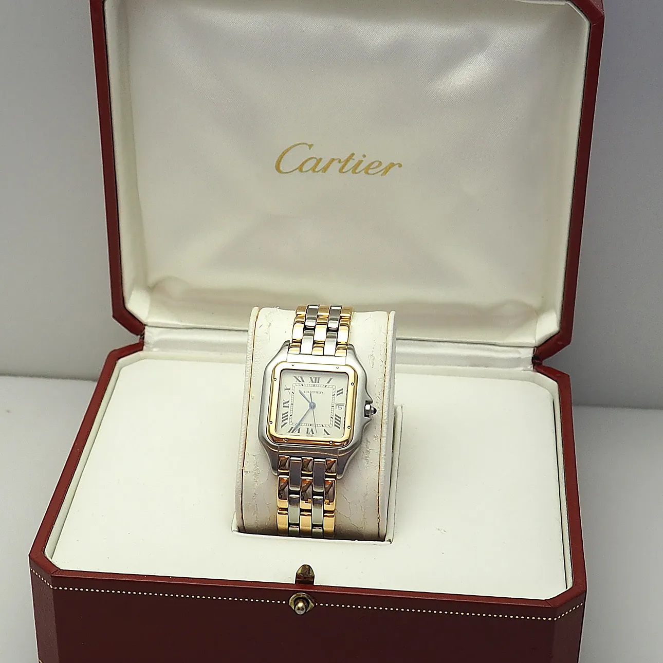 Cartier Panther 187957 29mm Yellow gold 1