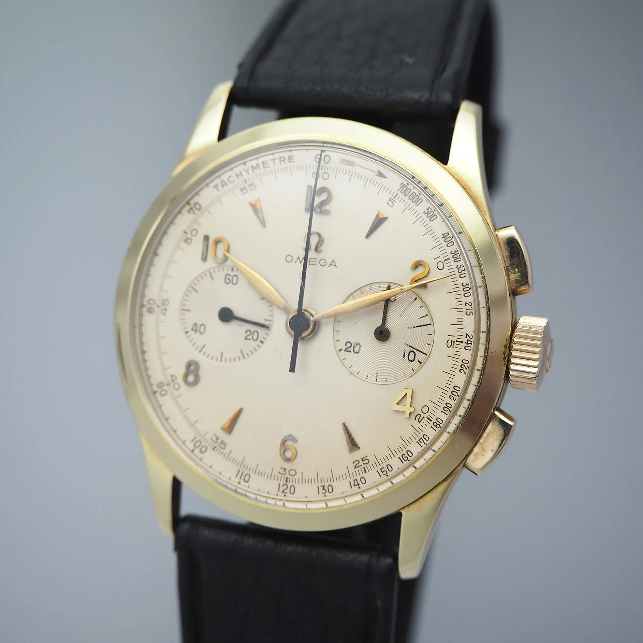 Omega Chronograph OT 2872 35mm Yellow gold Champagne