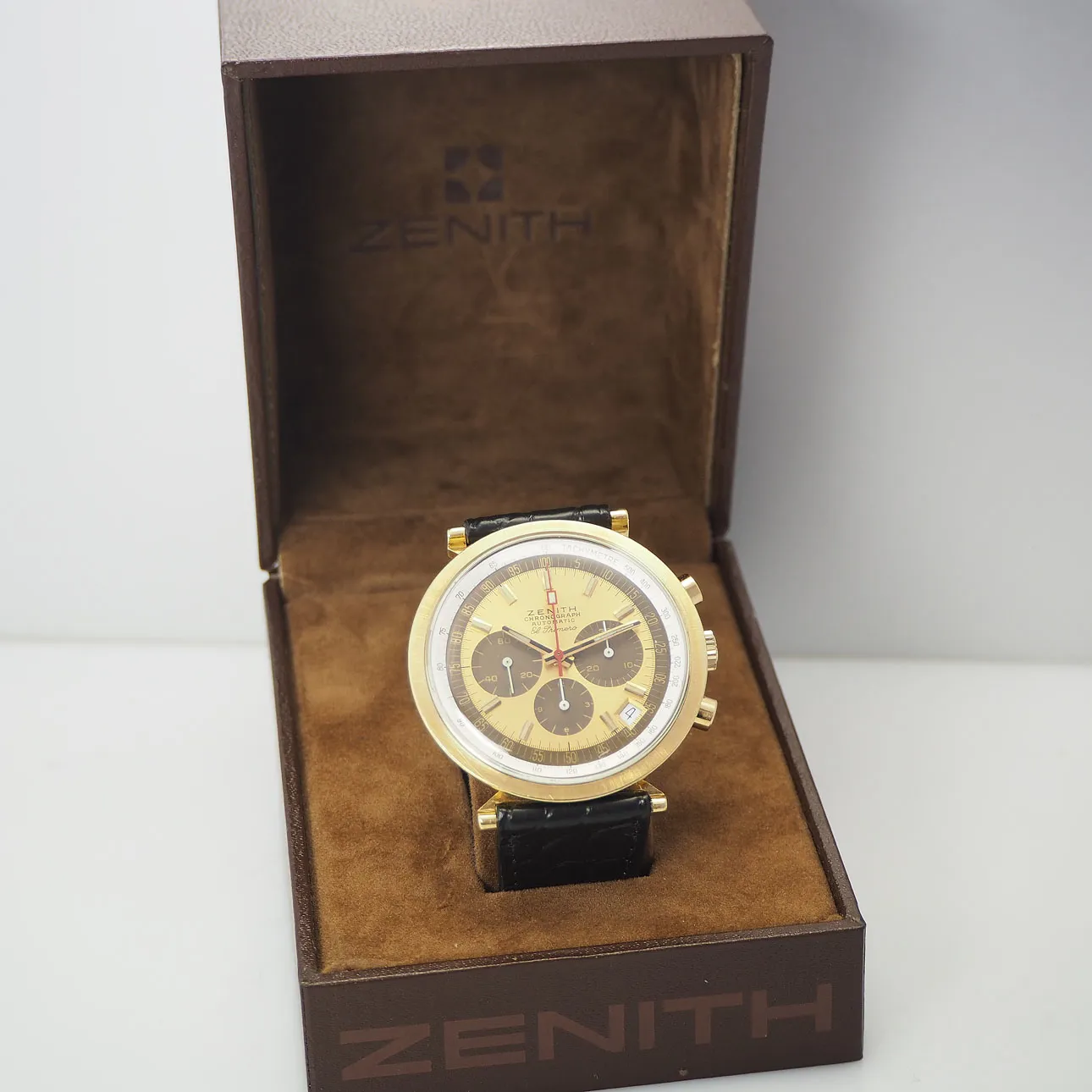 Zenith El Primero Chronograph G382 40mm Yellow gold 10