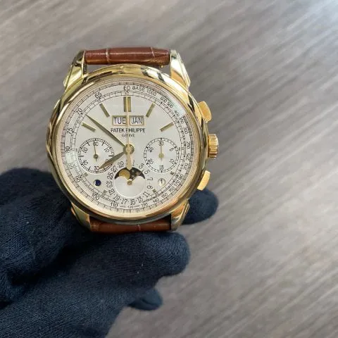 Patek Philippe Perpetual Calendar Chronograph 5270J-001 41mm Yellow gold Silver