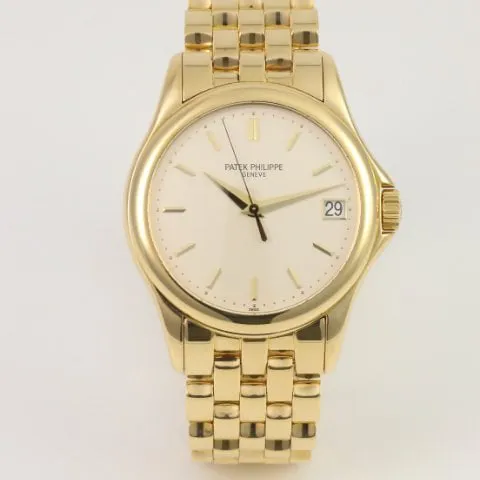 Patek Philippe Calatrava 5127/1J-001 37mm Yellow gold White