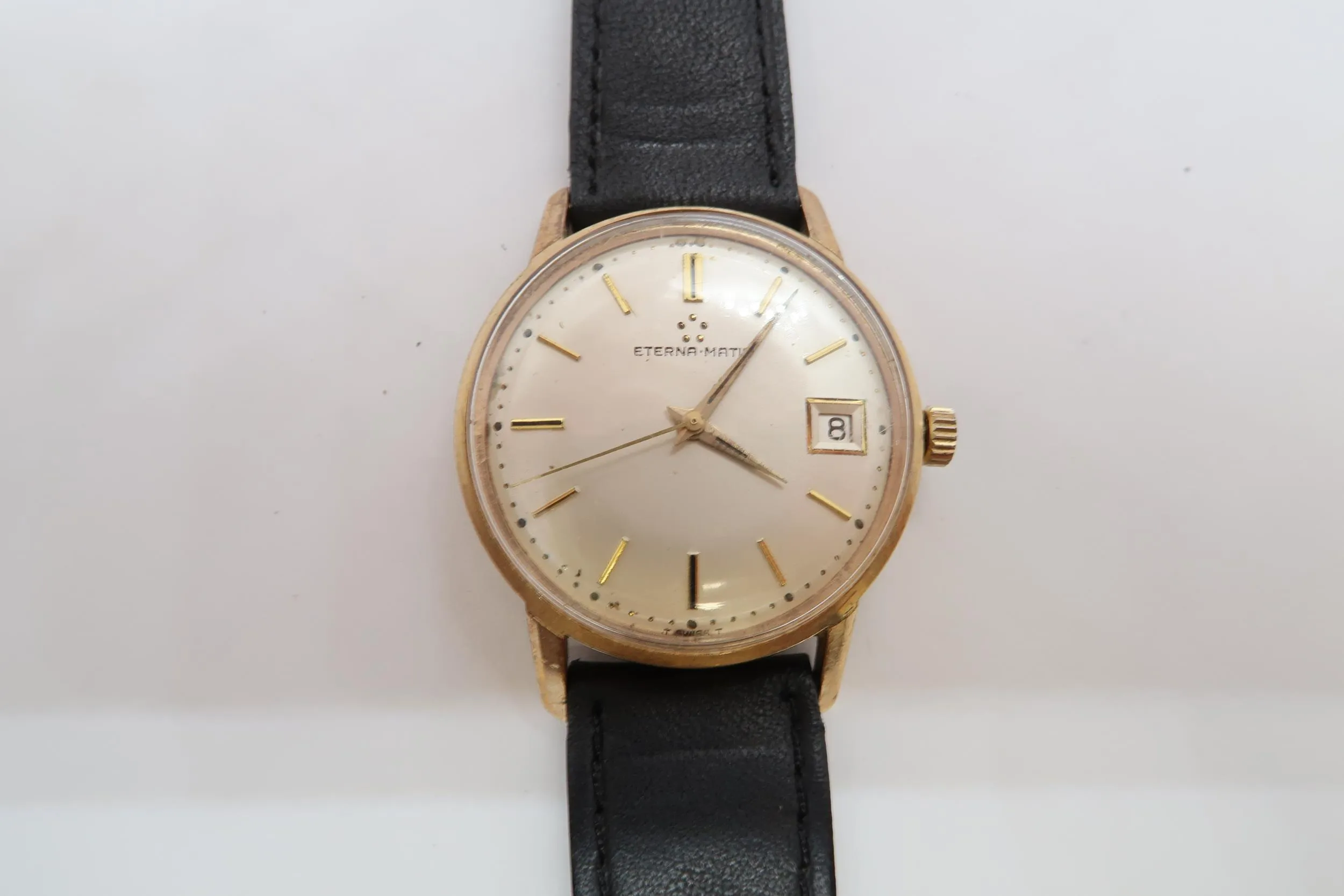 Eterna 33mm Yellow gold