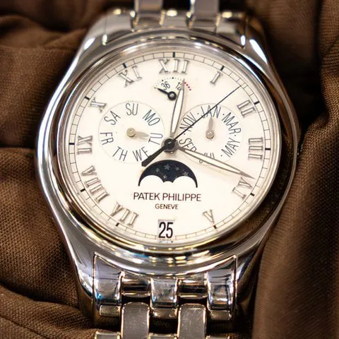 Patek Philippe Annual Calendar 5036/1G-017 37mm White gold White