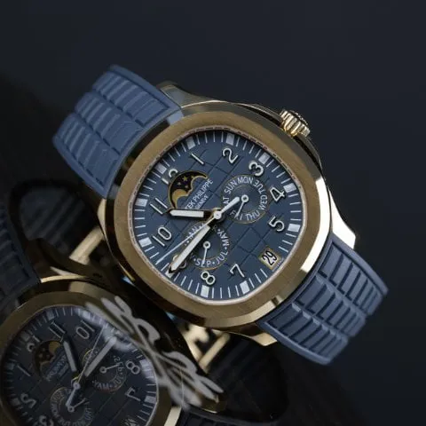 Patek Philippe Aquanaut 5261R-001 40mm Rose gold Blue