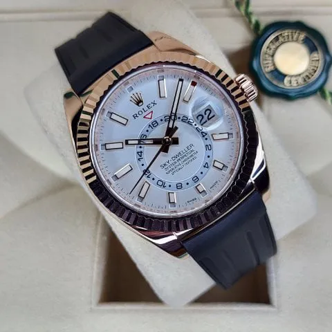 Rolex Sky-Dweller 326135 42mm Rose gold White