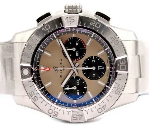 Breitling Avenger AB0147101A1A1 44mm Stainless steel Beige