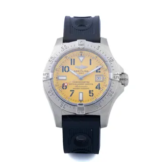 Breitling Avenger A17330 Stainless steel Golden