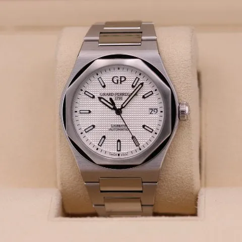 Girard-Perregaux Laureato 81010-11-131-11A 42mm Stainless steel Silver