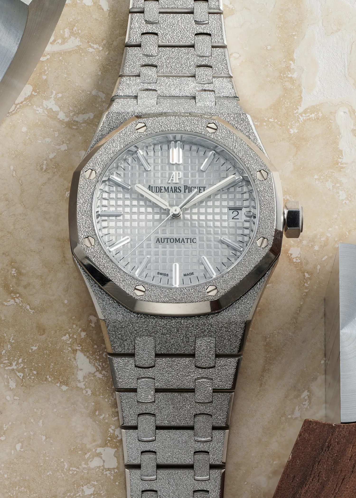 Audemars Piguet Royal Oak 15454BC.GG.1259BC.01 37mm White gold Silver