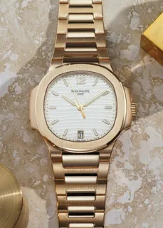 Patek Philippe Nautilus 7118/1R-001 Rose gold Silver