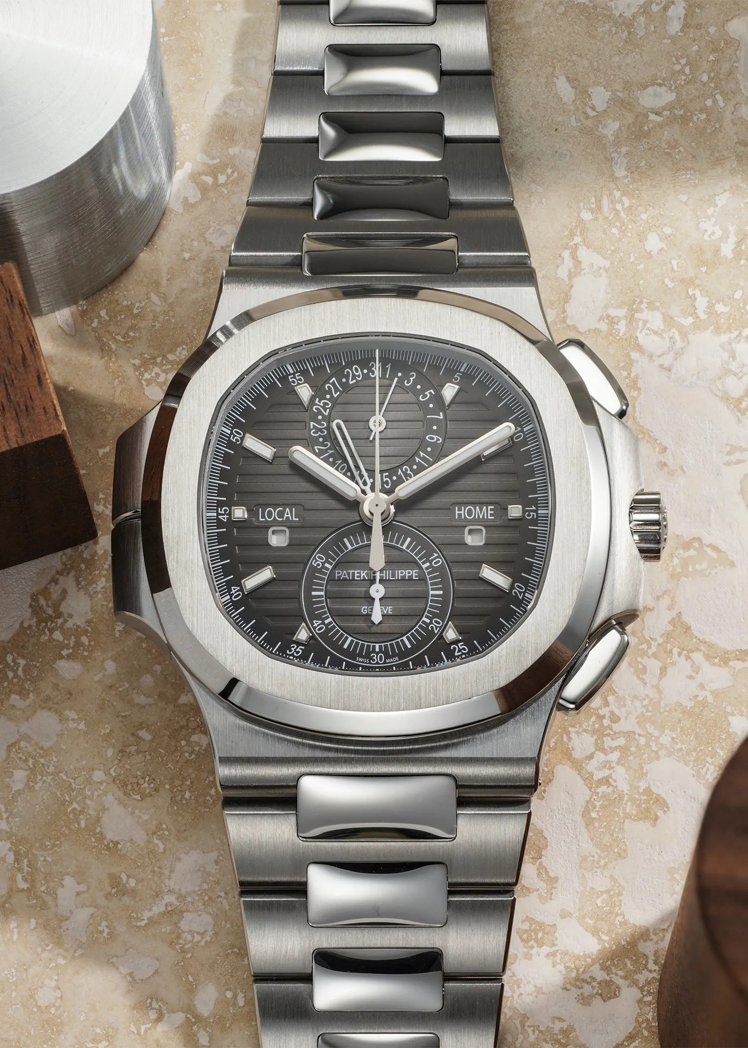 Patek Philippe Nautilus 5990/1A-001 40.5mm Stainless steel Gray