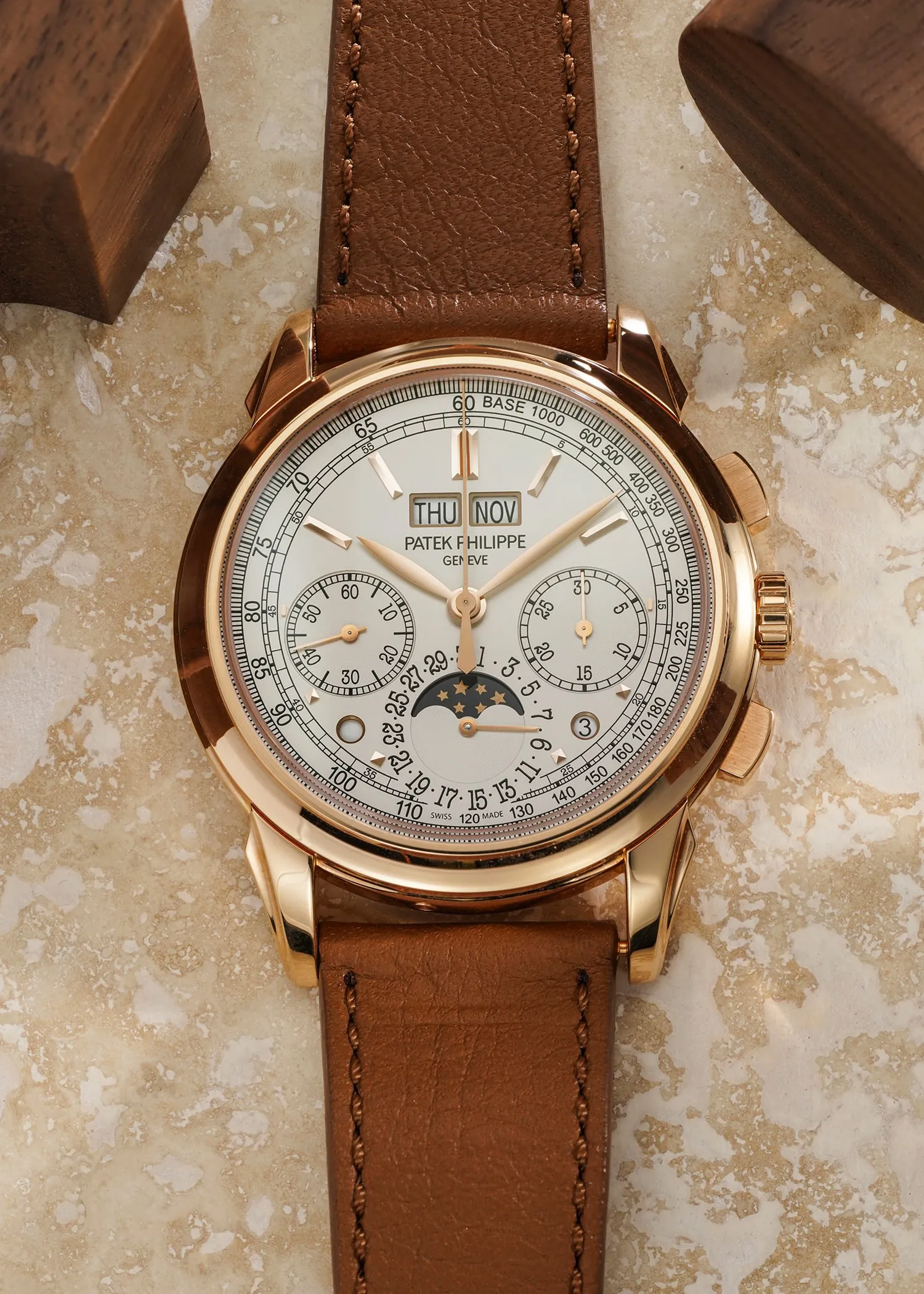 Patek Philippe Perpetual Calendar Chronograph 5270R-001 41mm Rose gold Silver