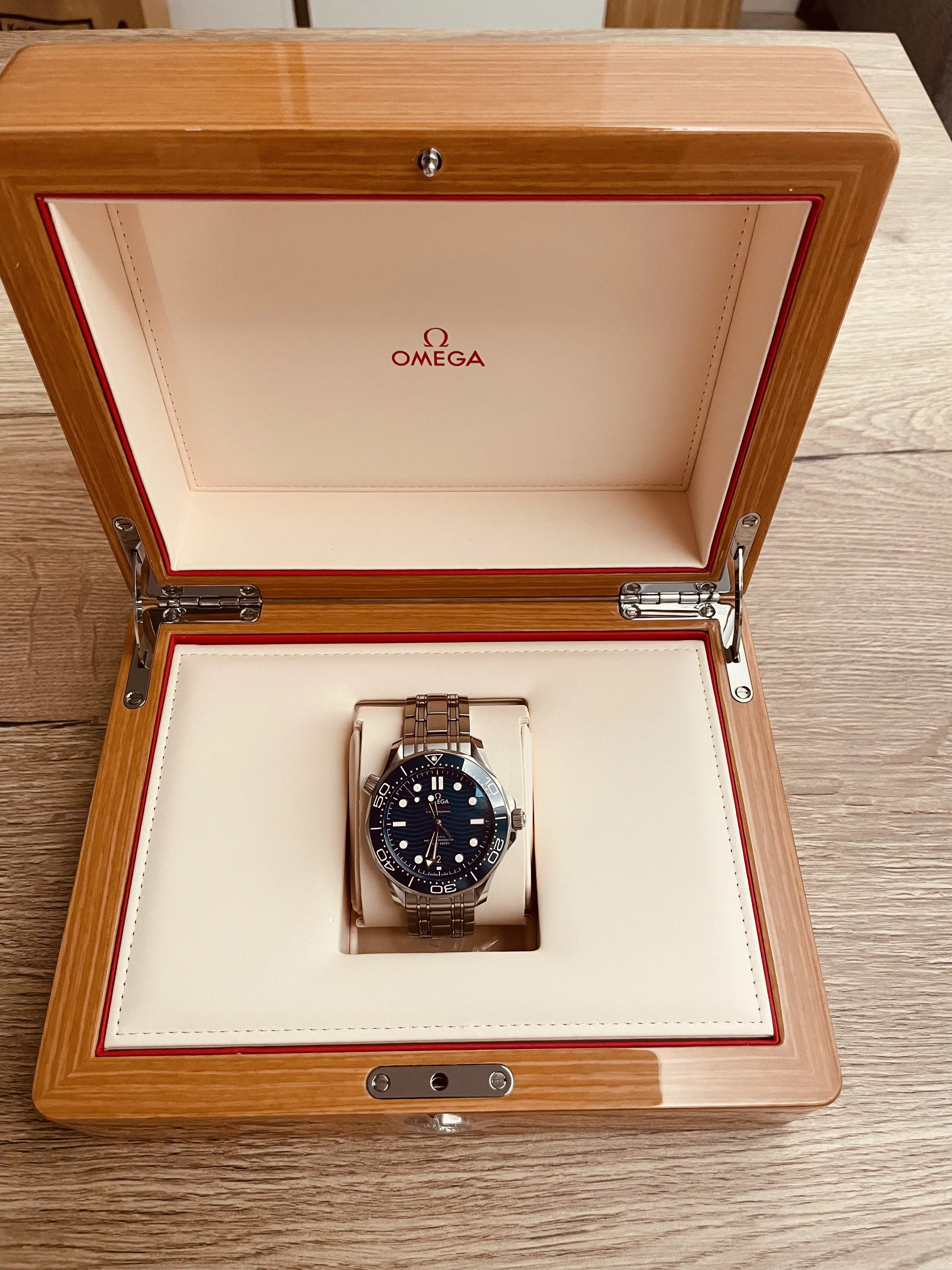 Omega Seamaster Diver 300M 210.20.42.20.03.001 42mm Bleu Blue 4