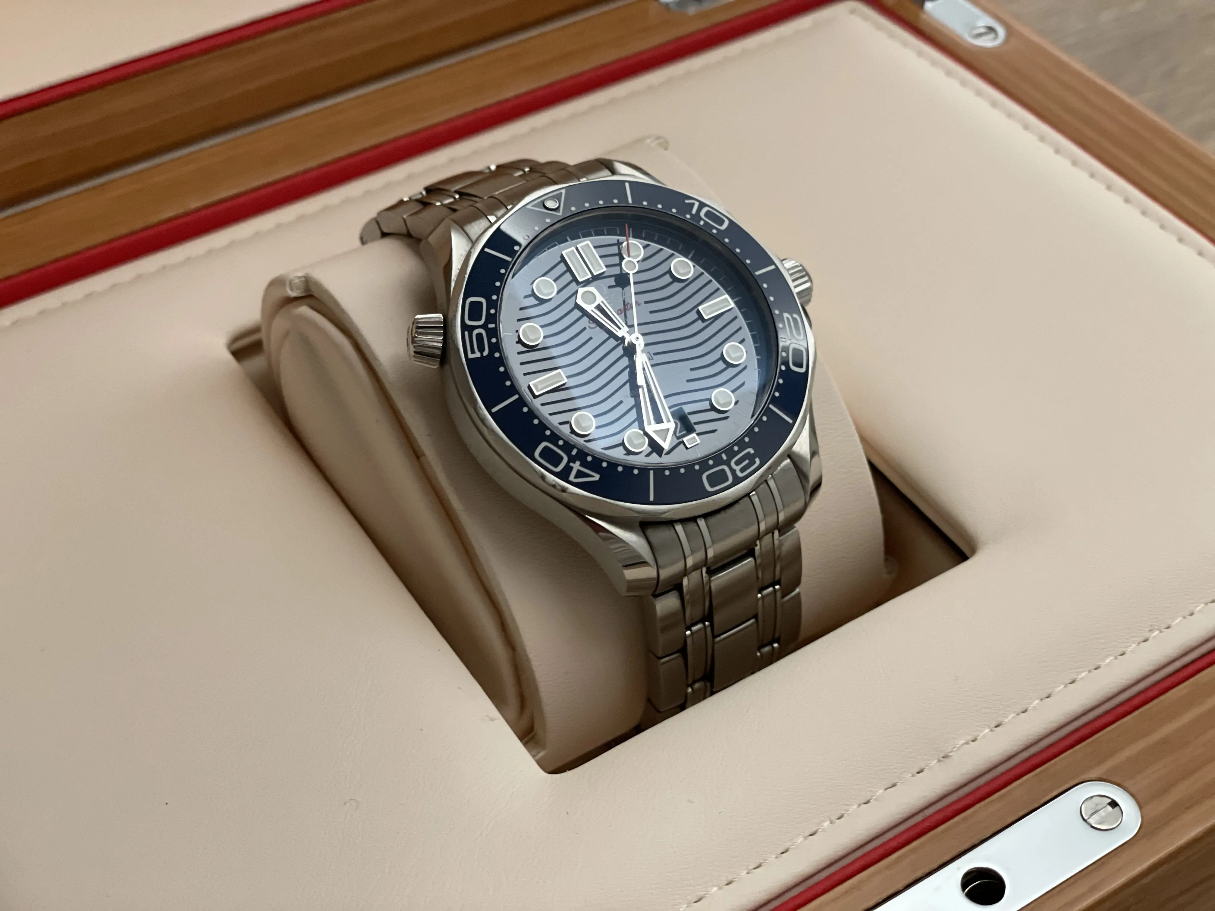 Omega Seamaster Diver 300M 210.20.42.20.03.001 42mm Bleu Blue 5