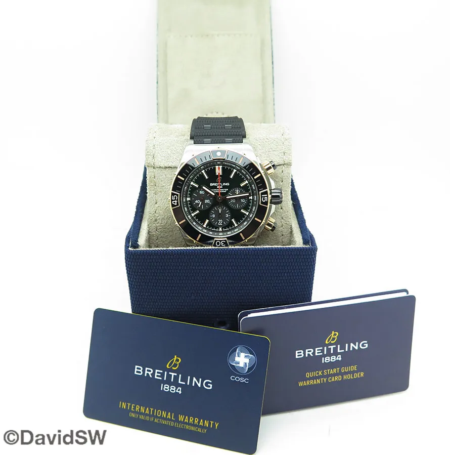 Breitling Chronomat UB0136251L1S1 44mm 18K/SS Green 1