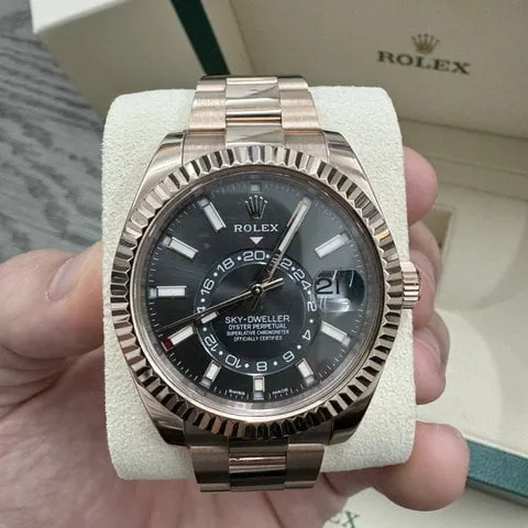 Rolex Sky-Dweller 326935 42mm Rose gold Gray