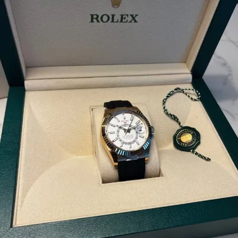 Rolex Sky-Dweller 326238 42mm Yellow gold White