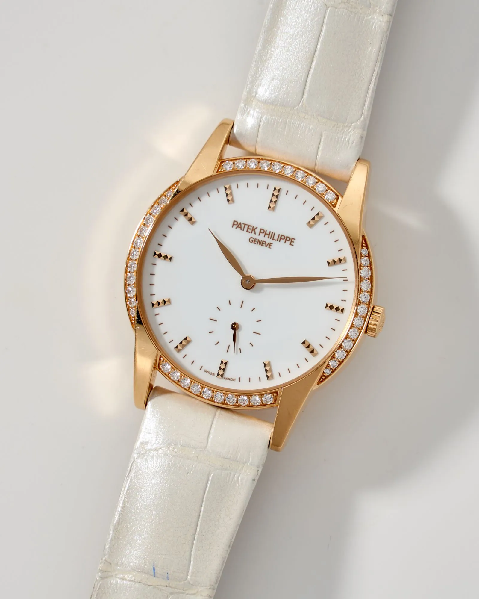 Patek Philippe Calatrava 7122/200R-001 33mm Rose gold and Diamond White 3