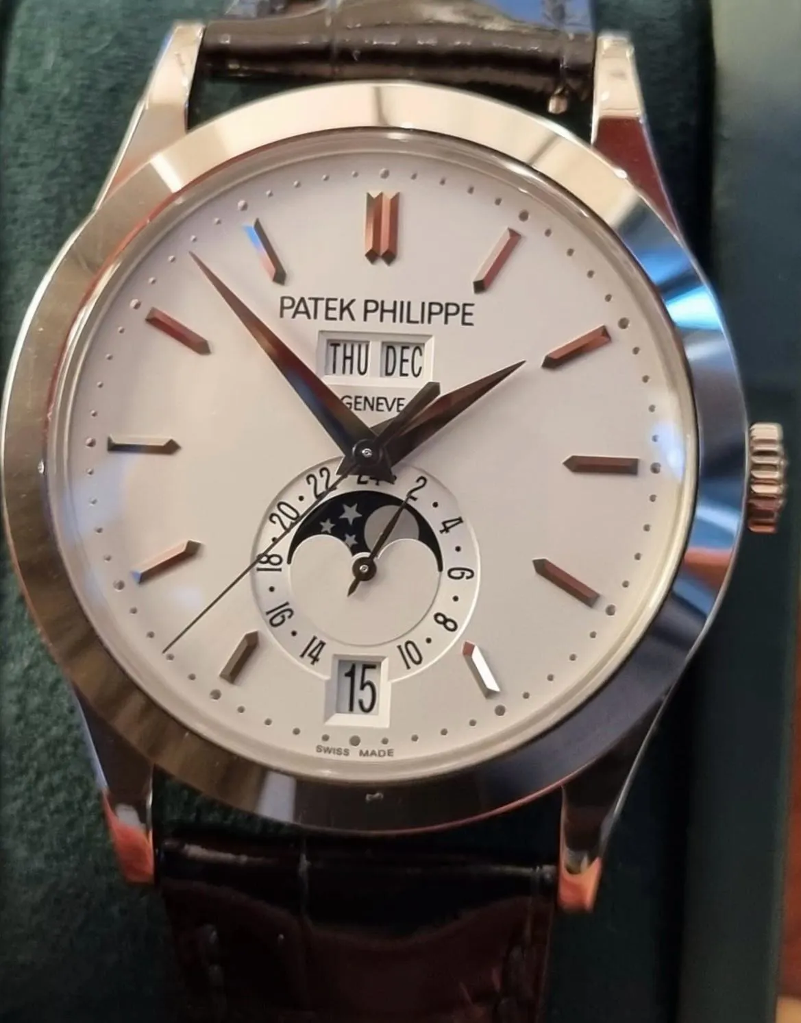 Patek Philippe Annual Calendar 5396G-011 39mm White gold White 4