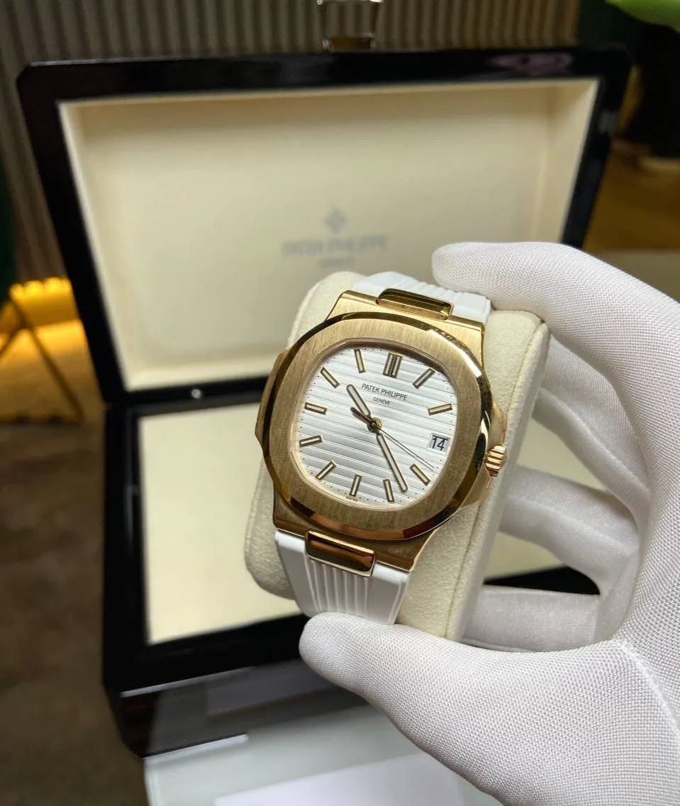 Patek Philippe Nautilus 5711J 40mm Yellow gold White 1