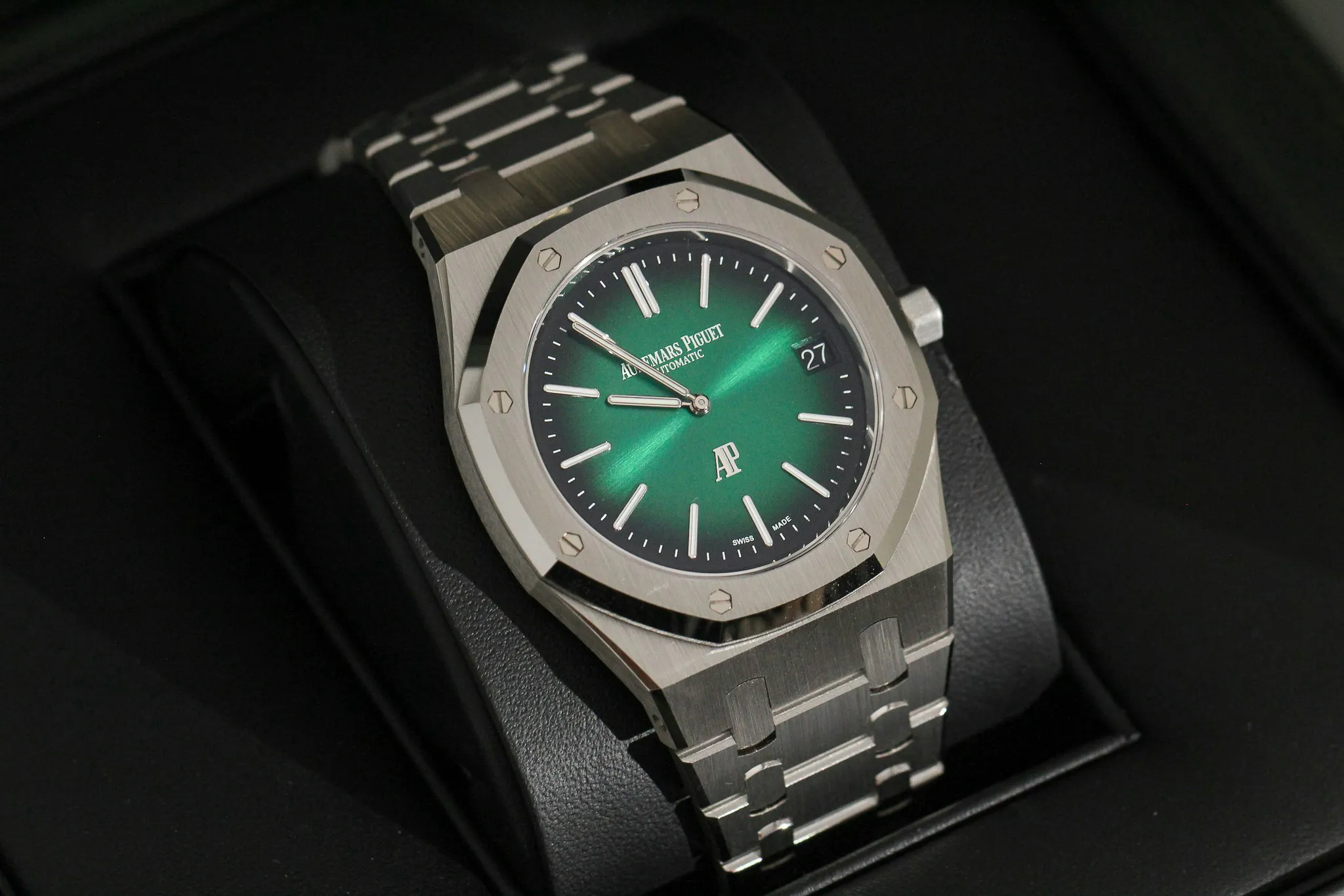 Audemars Piguet Royal Oak Jumbo 16202PT.OO.1240PT.01 39mm Platinum Green 3