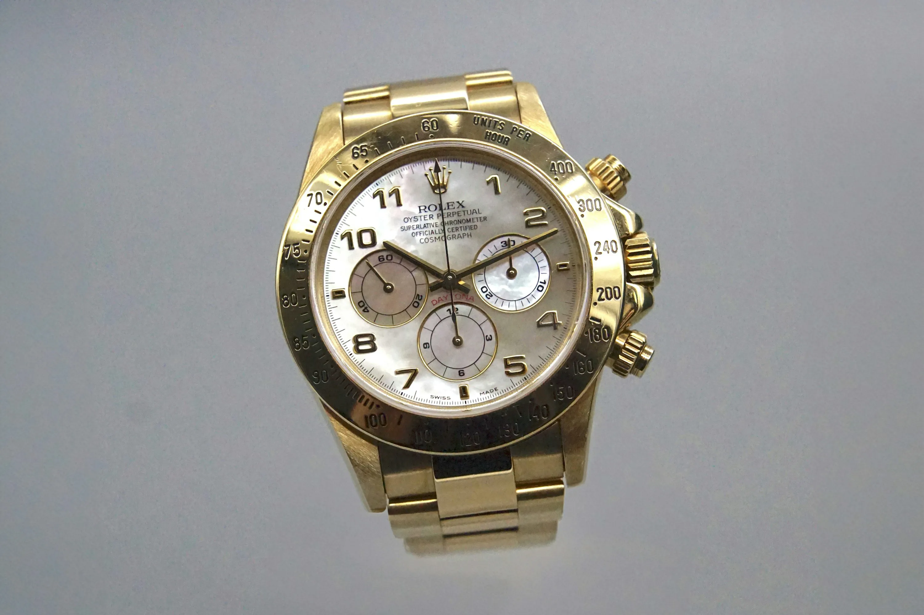 Rolex Daytona 16528 40mm Yellow gold Mother-of-pearl 1