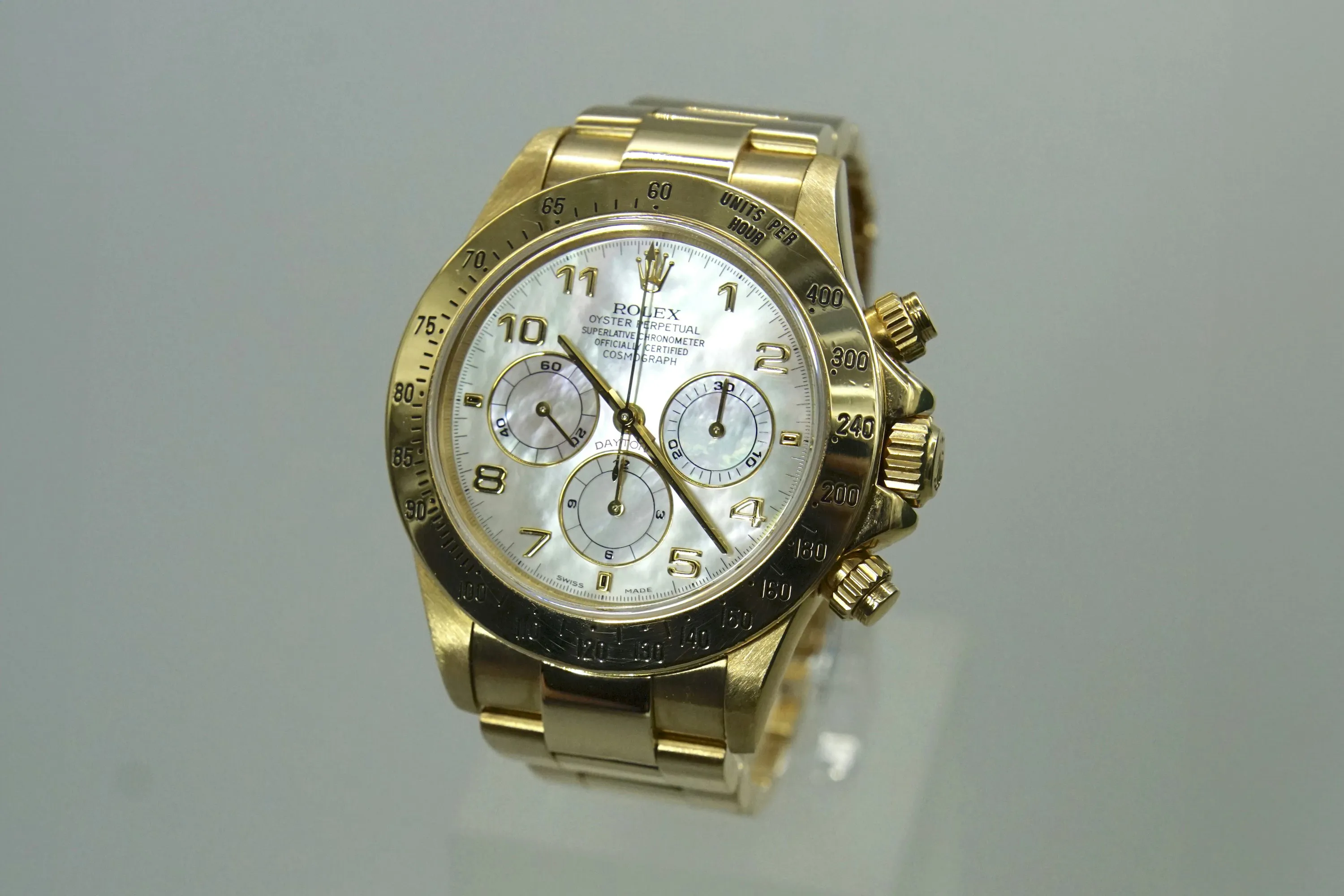 Rolex Daytona 16528 40mm Yellow gold Mother-of-pearl 3