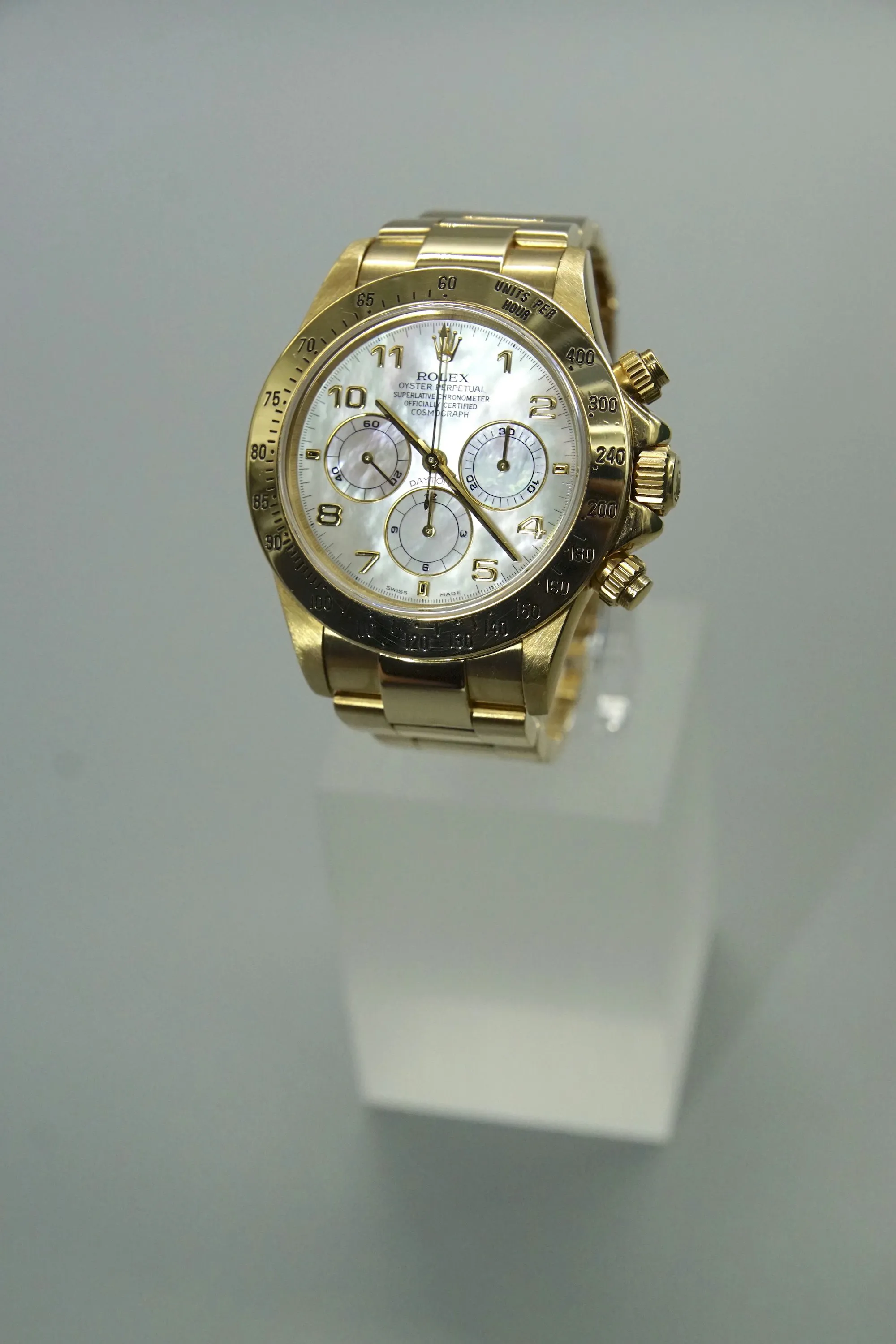 Rolex Daytona 16528 40mm Yellow gold Mother-of-pearl 12