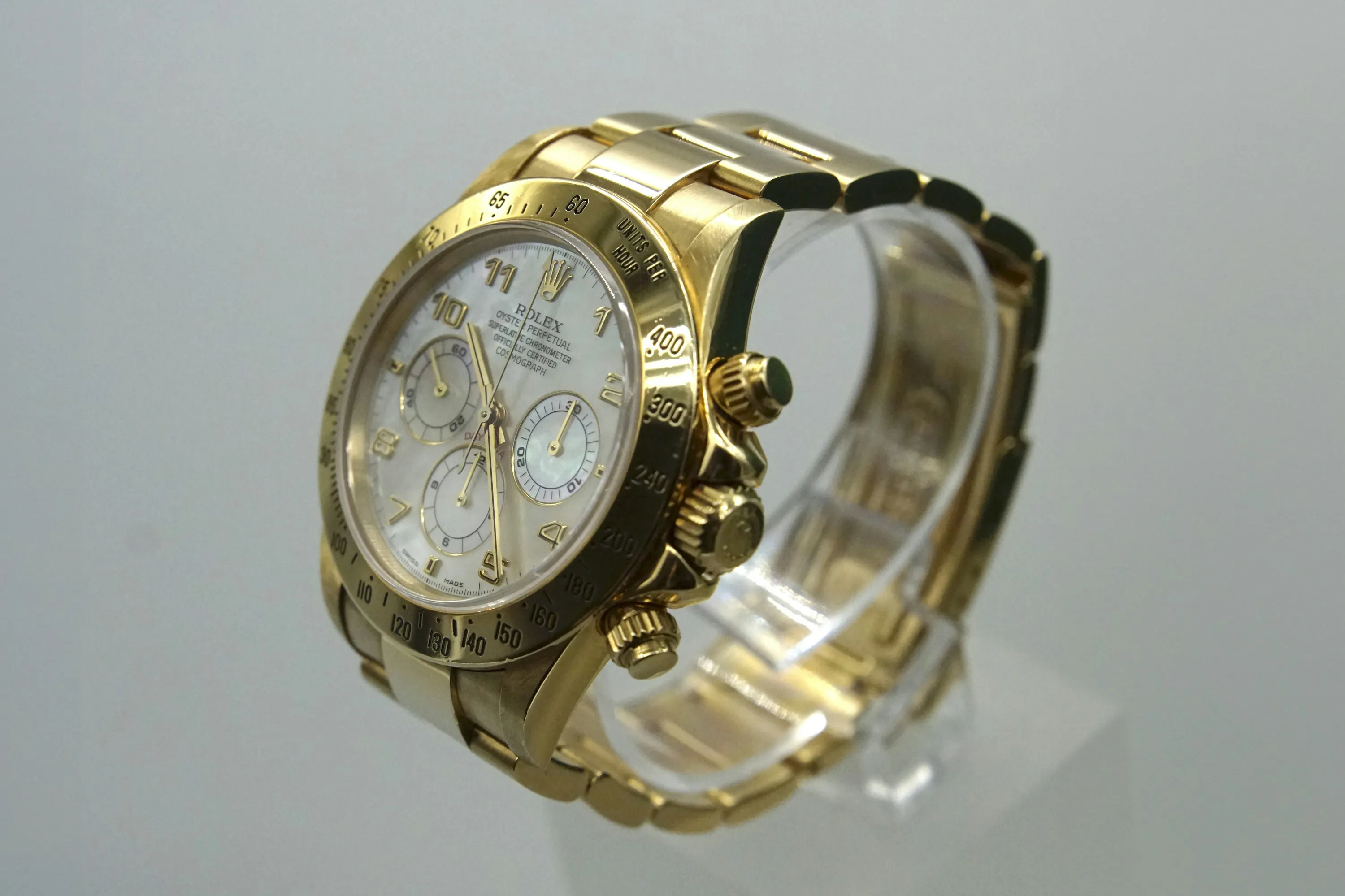 Rolex Daytona 16528 40mm Yellow gold Mother-of-pearl 15