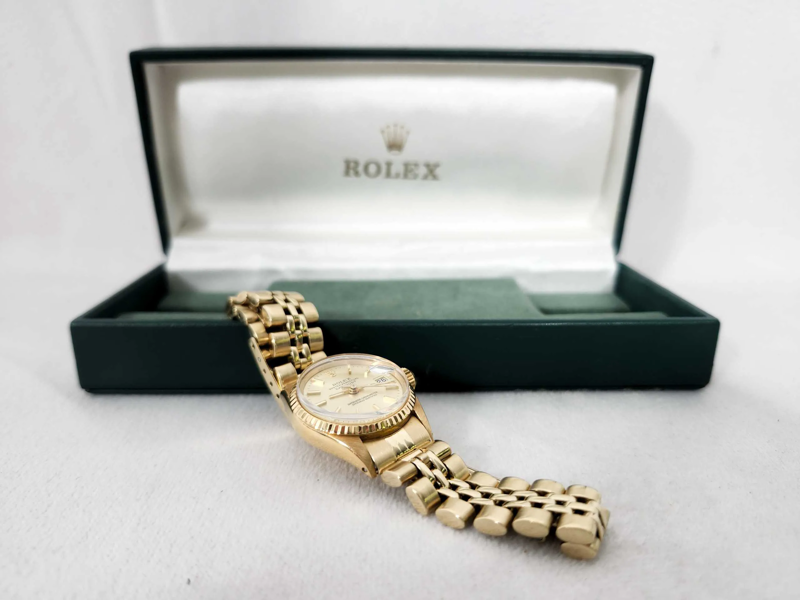 Rolex Oyster Perpetual Date 6517 26mm Yellow gold Champagne 4