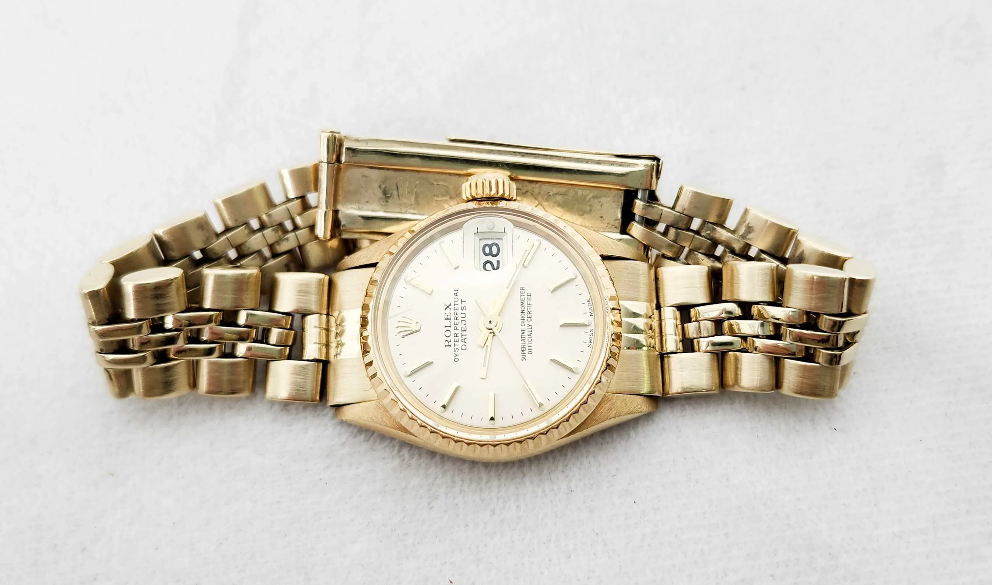 Rolex Oyster Perpetual Date 6517 26mm Yellow gold Champagne 3