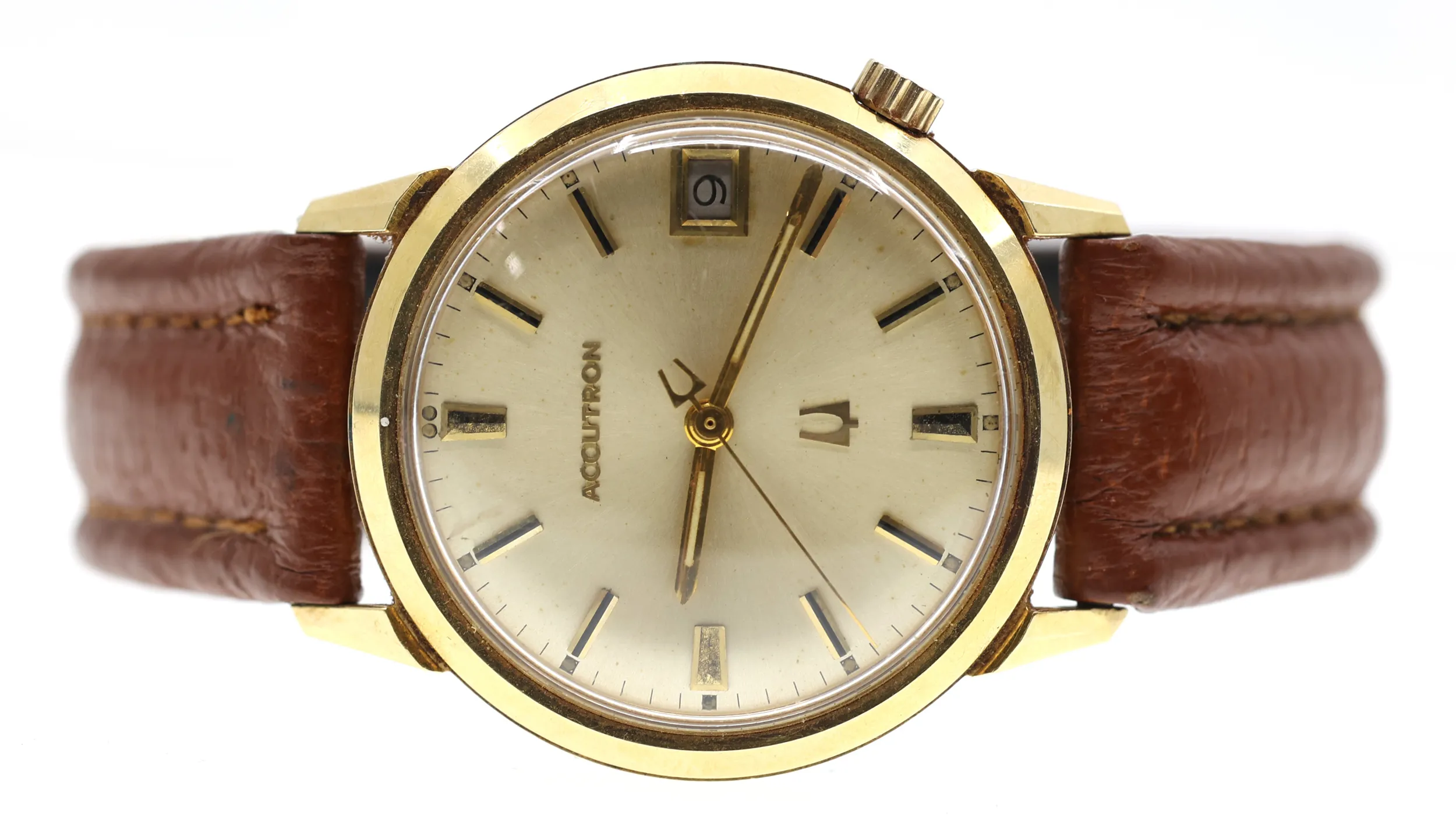 Bulova Accutron 2661 34mm Yellow gold