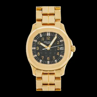 Patek Philippe Aquanaut Yellow gold