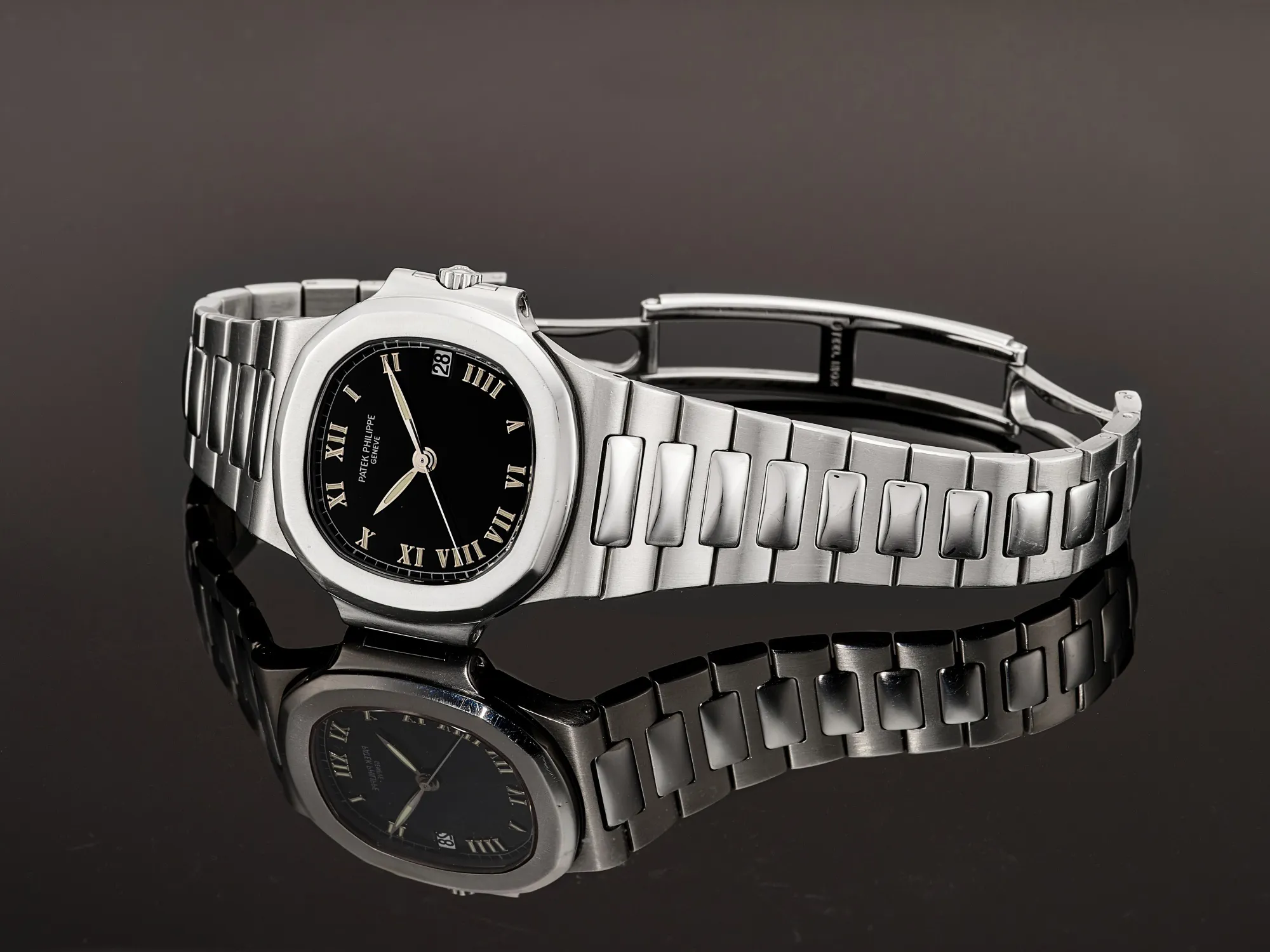 Patek Philippe Nautilus 3800 37mm Stainless steel Black 5