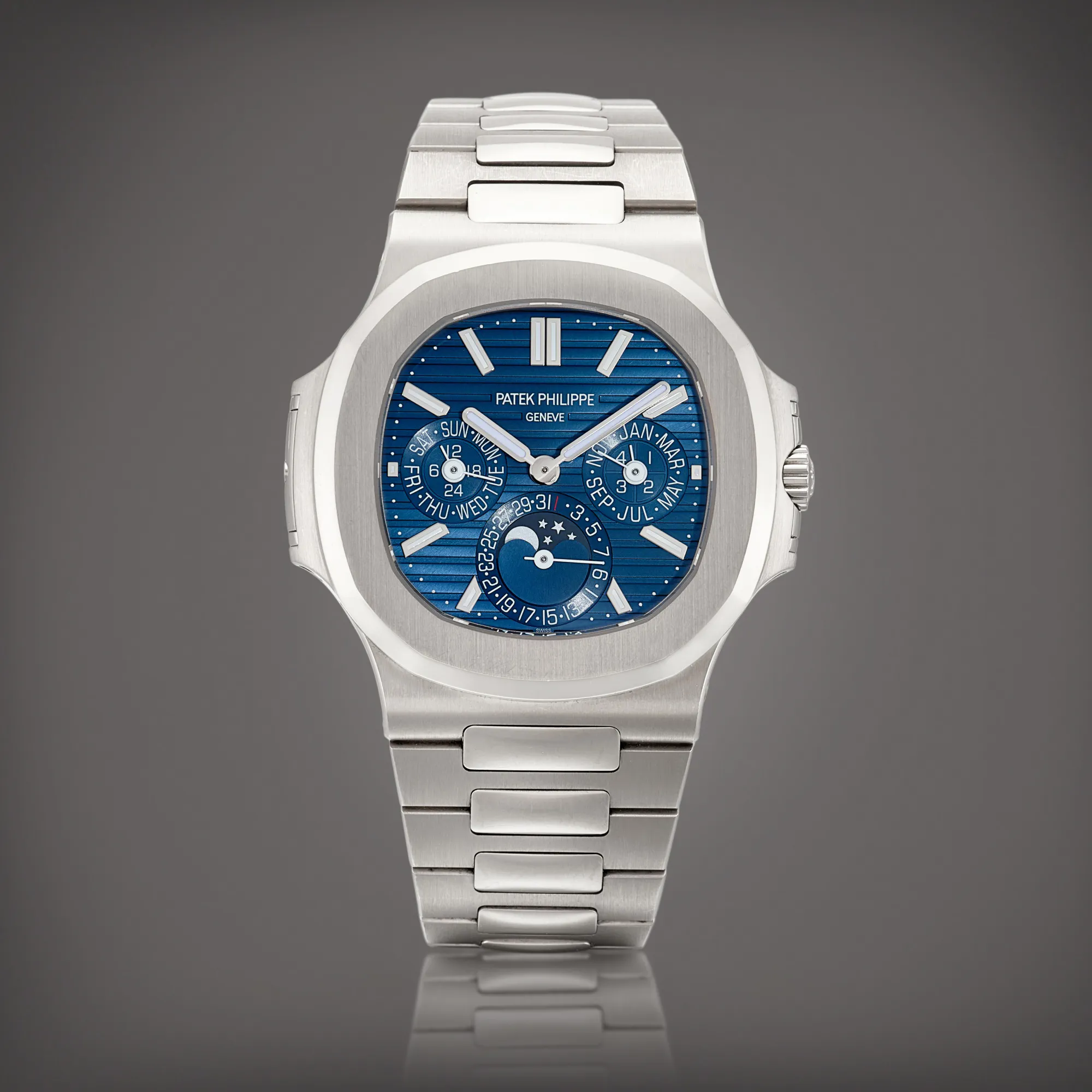 Patek Philippe Nautilus 5740 40mm White gold Blue