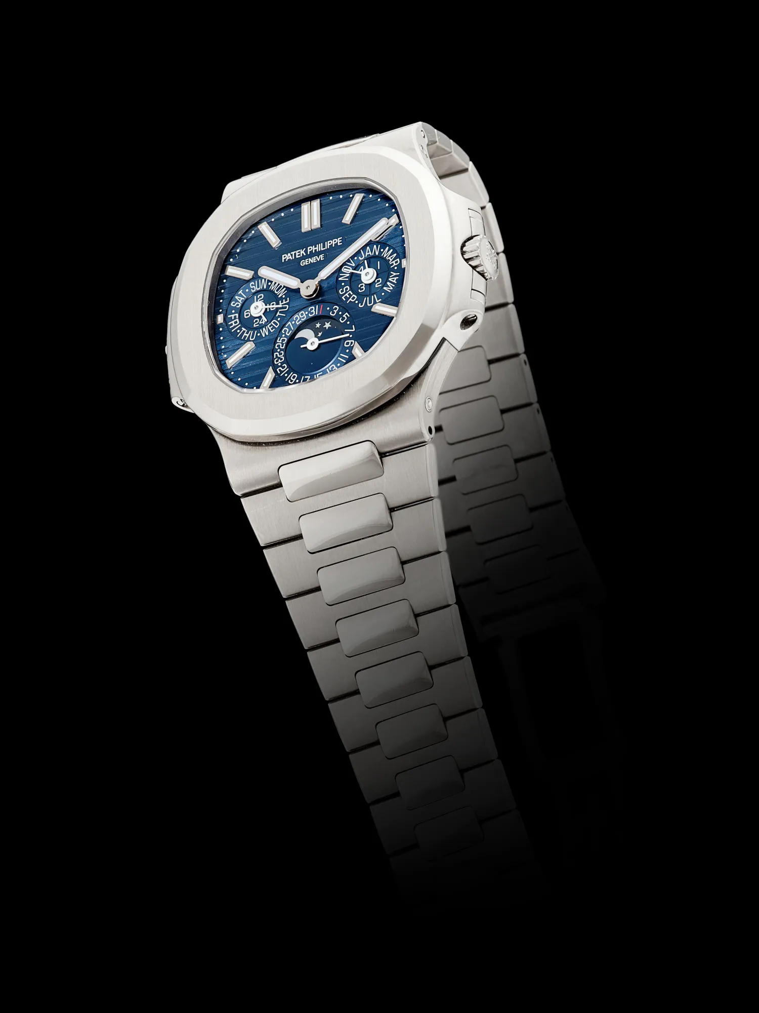 Patek Philippe Nautilus 5740 40mm White gold Blue 5