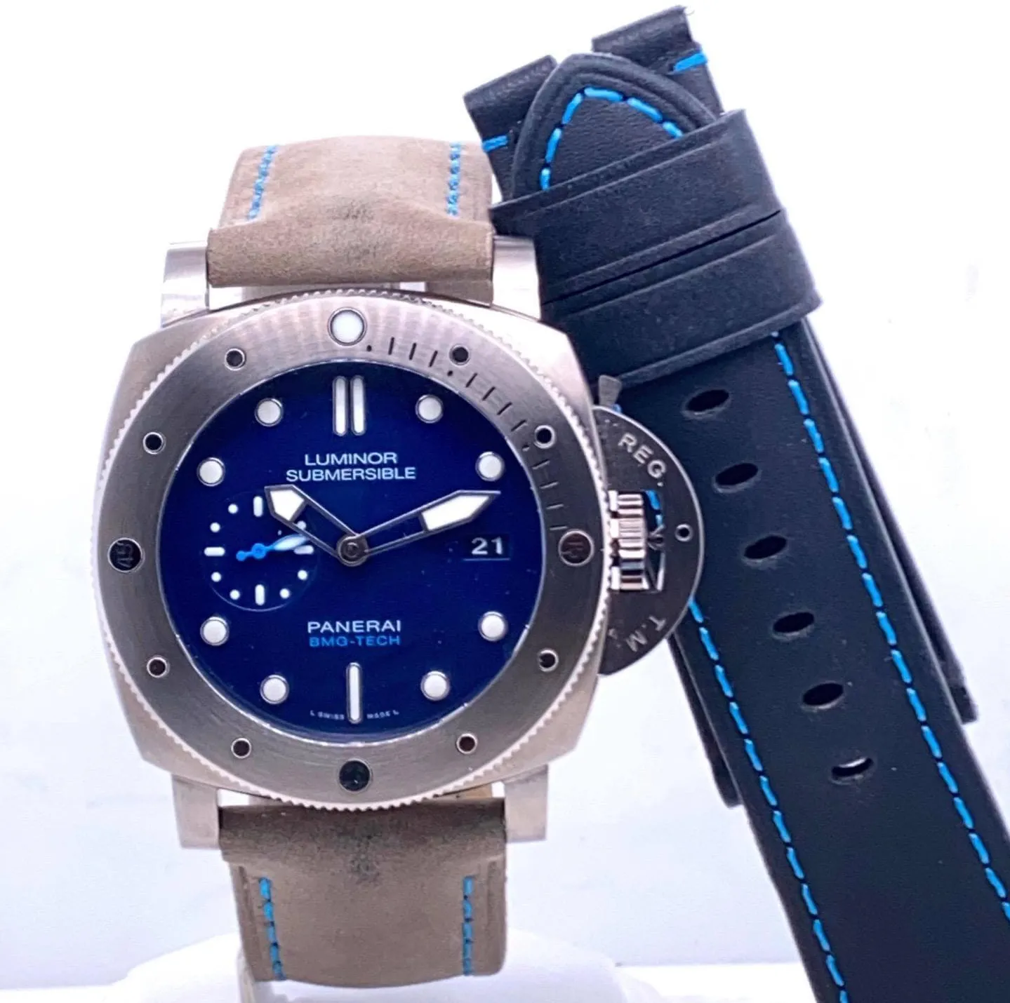 Panerai Submersible PAM 00692 47mm Titanium Blue