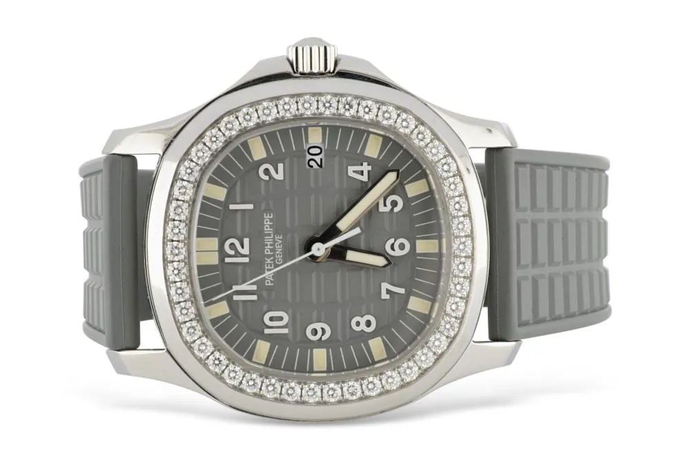 Patek Philippe Aquanaut 5067A-018 35.5mm Stainless steel and Rubber Gray