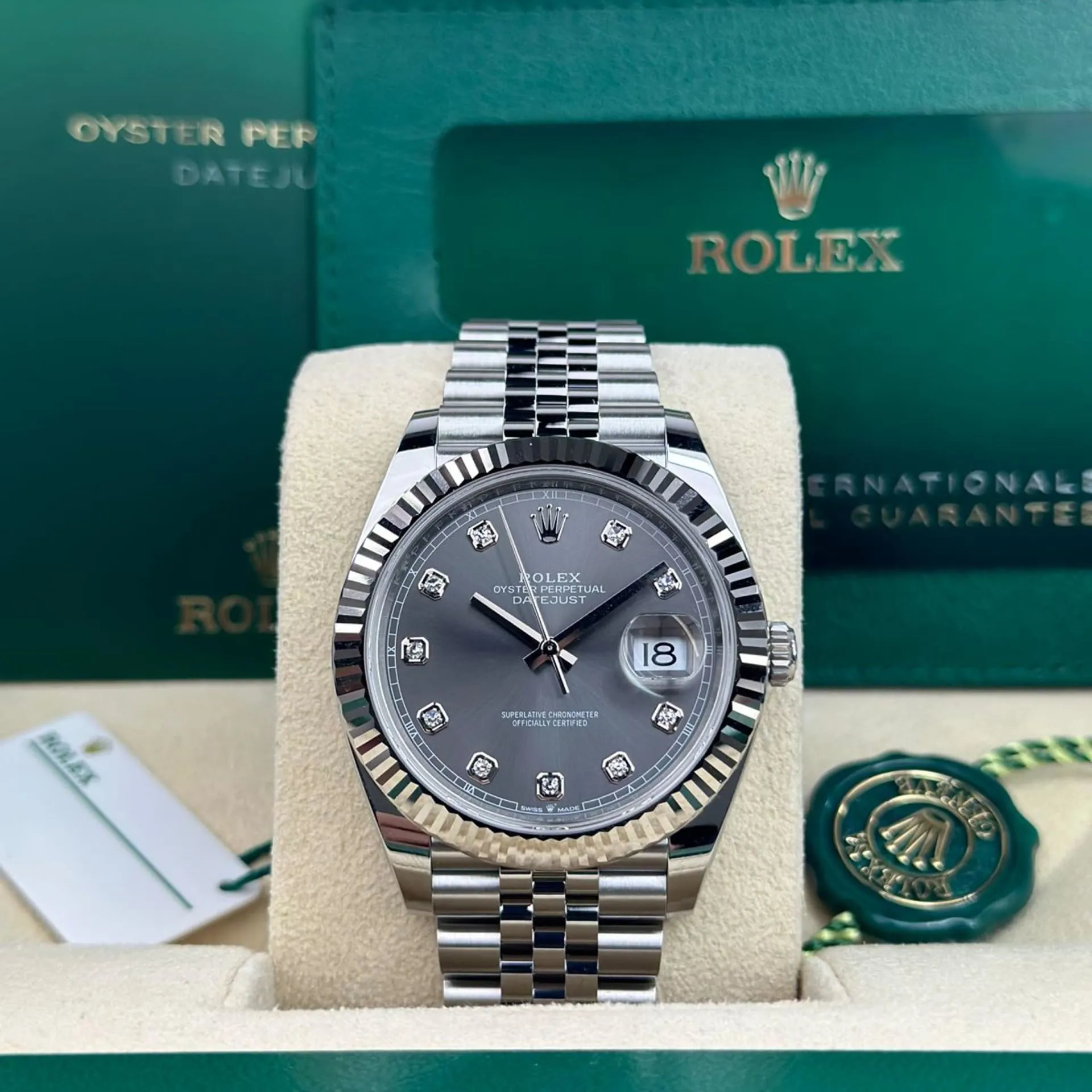 Rolex Datejust 41 126334-0006 41mm White gold and Oystersteel Gray