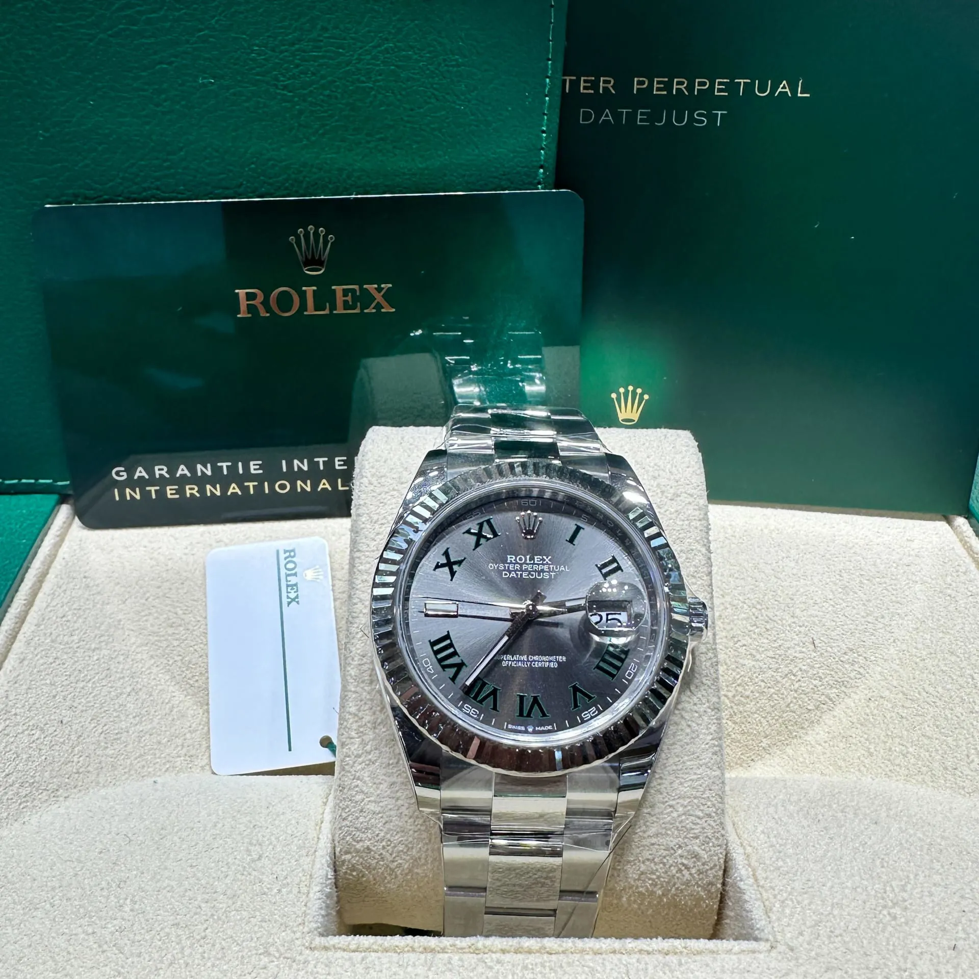 Rolex Datejust 41 126334-0021 41mm White gold and Oystersteel Gray