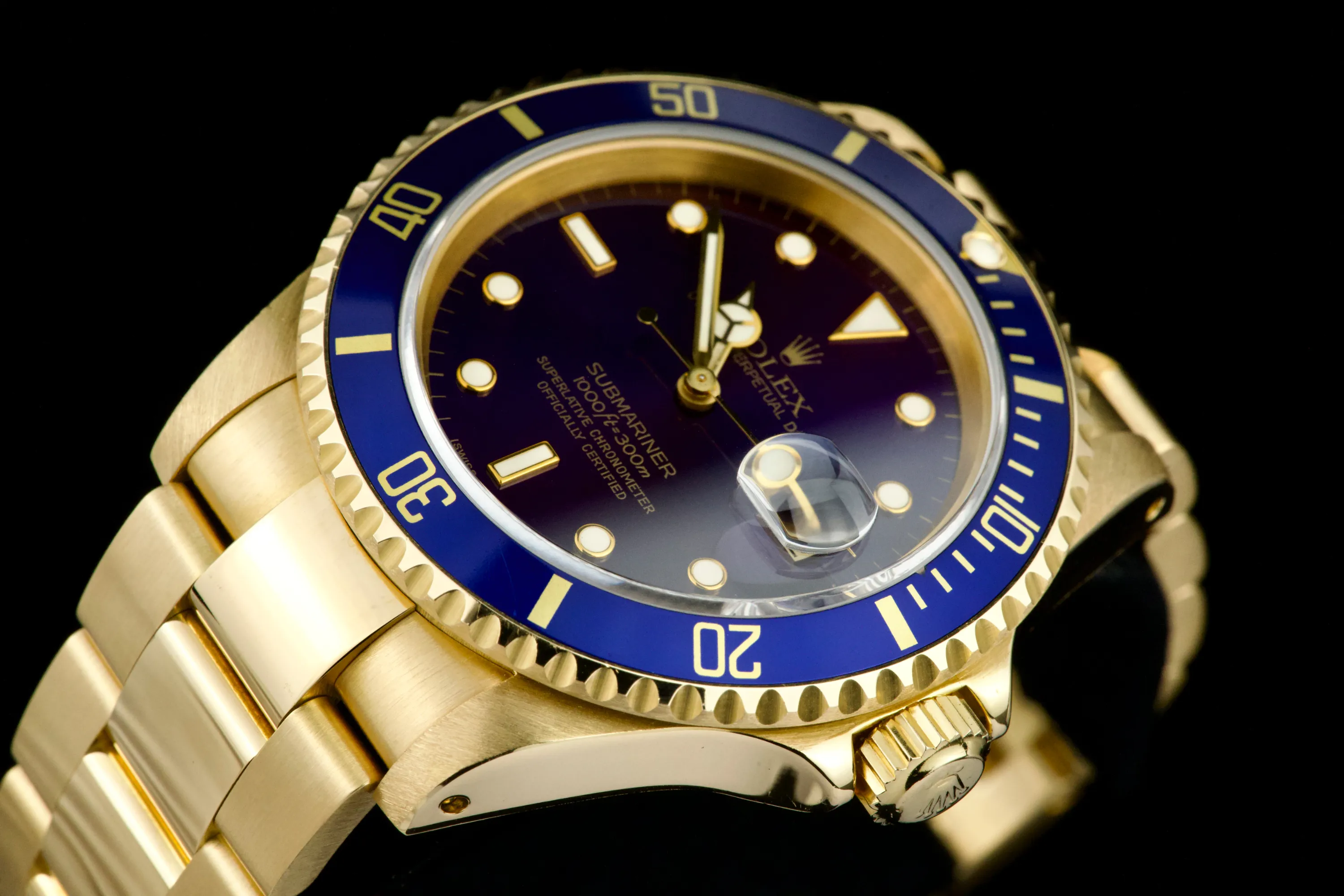 Rolex Submariner 16618 40mm Yellow gold 9