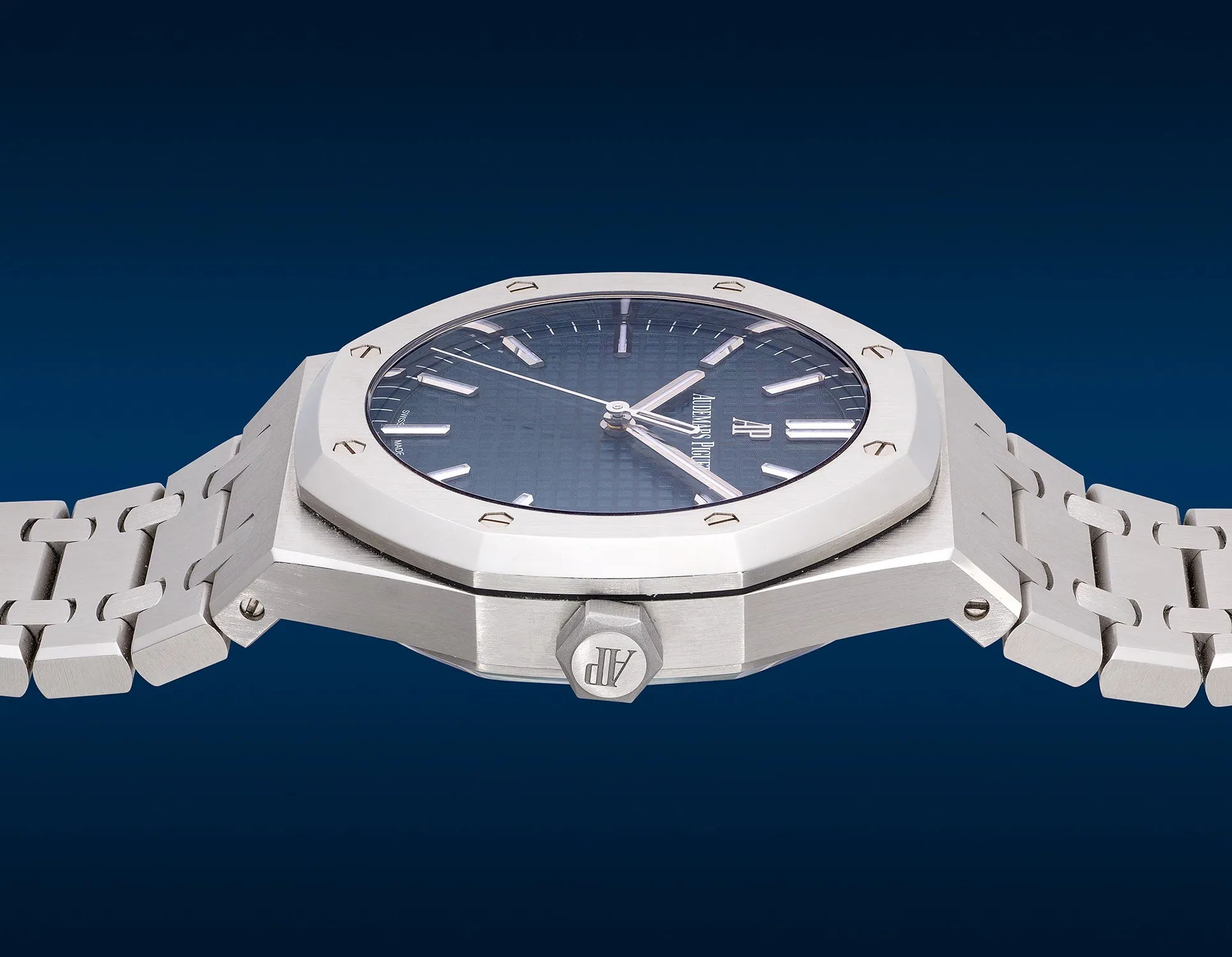 Audemars Piguet Royal Oak 15500ST.OO.1220ST.01 41mm Stainless steel Blue 3