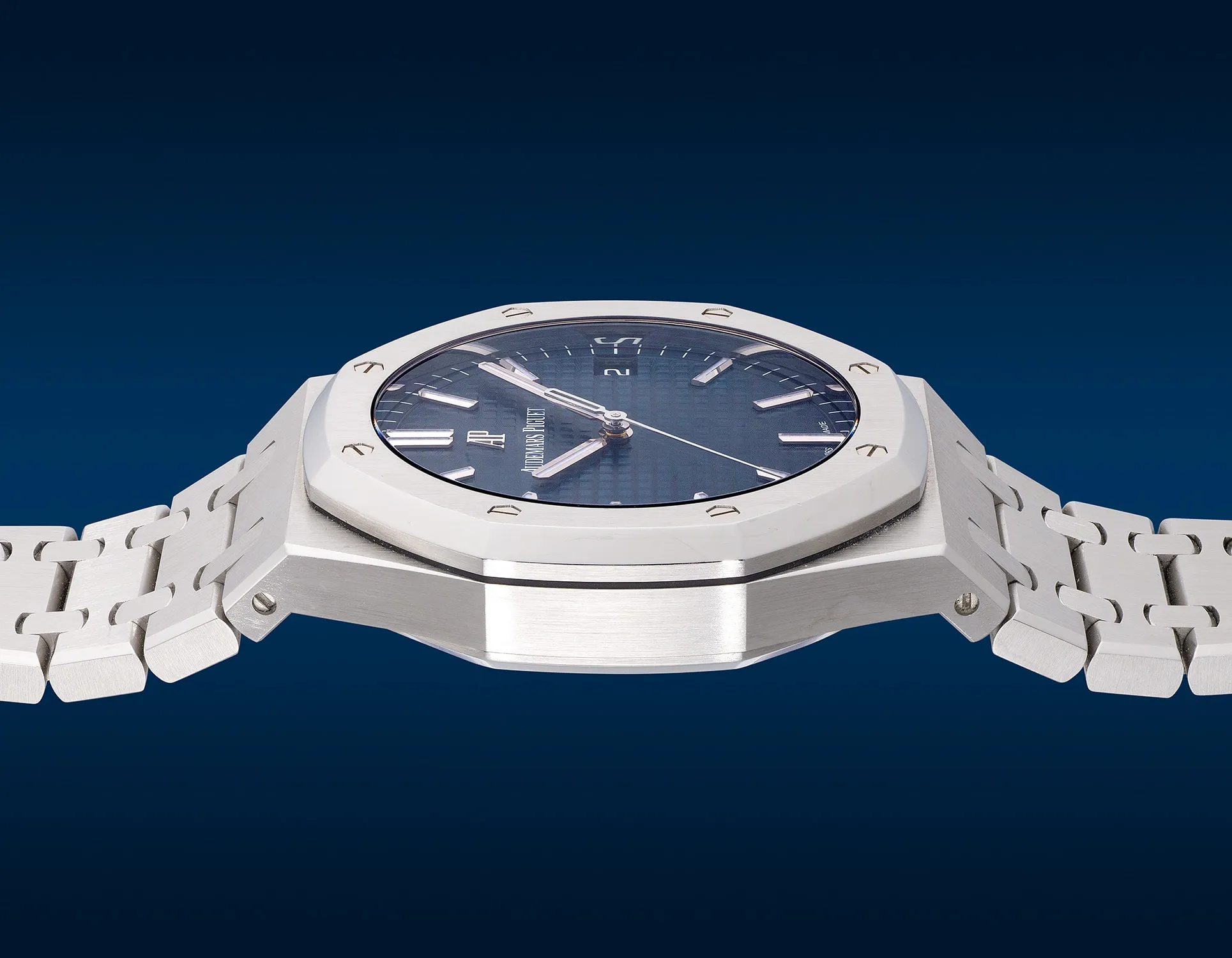 Audemars Piguet Royal Oak 15500ST.OO.1220ST.01 41mm Stainless steel Blue 4